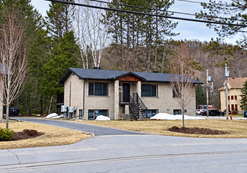 Bâtiments existants du projet d’Airbnb à Mont-Tremblant