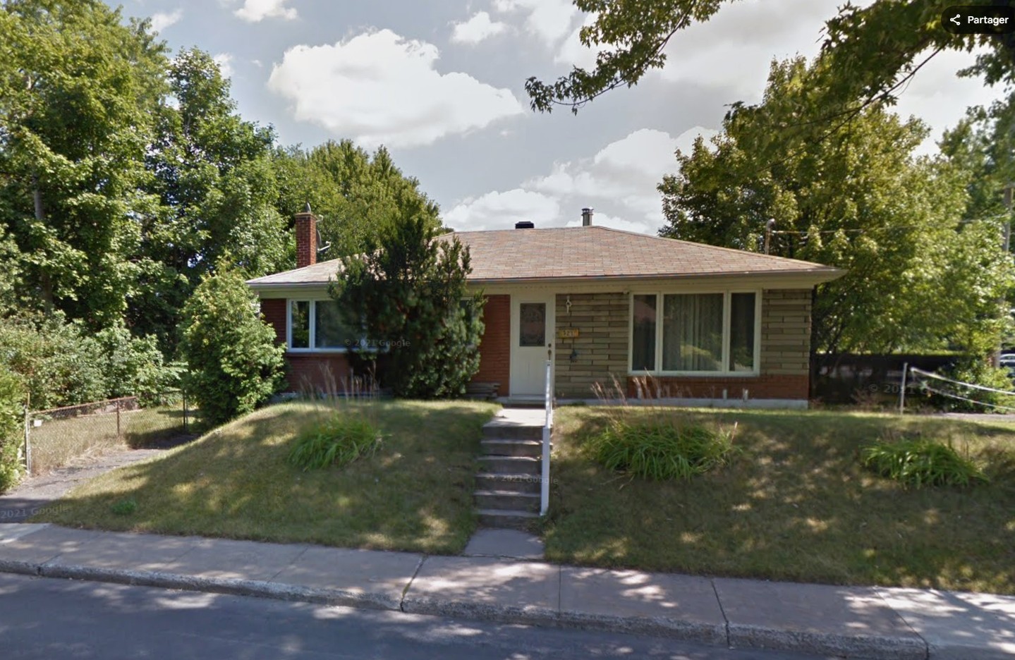 Résidence du 521, 61e Avenue, Chomedey (Laval), avant la reconstruction