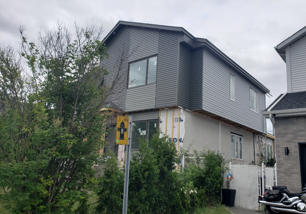 Résidence après l’ajout d’un deuxième étage et d’une véranda, Repentigny